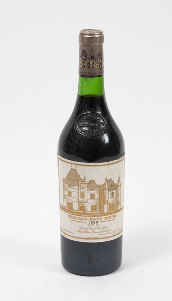 CHÂTEAU HAUT-BRION 1 bottle, 1980.
GCC1 Graves.
Slightly low level.
Rubbing and stains...