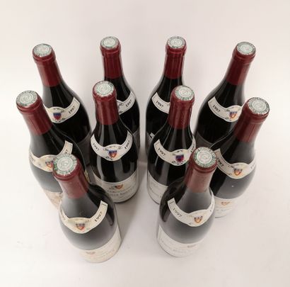 MAISON ROUGE SAINT-GENGOUX 10 bouteilles, 1997.
La Buxynoise.
Bon niveau.
Taches,...