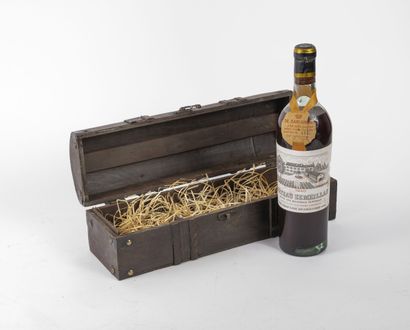 CHÂTEAU SEMEILLAN 1 bottle, 1940.
Low shoulder level.
Numbered 8645.
Stains and bumps...