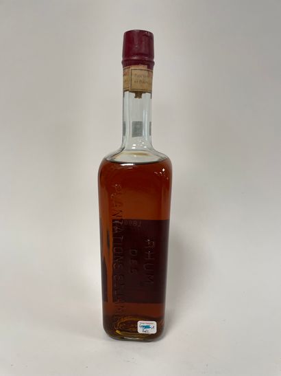 SAINT-JAMES Rum from the plantations.
1 Bottle.
High shoulder level.
Small wear to...