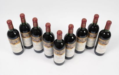 CHÂTEAU MOUTON ROTHSCHILD 9 bouteilles, 1987.
GCC1 Pauillac.
Niveau haute-épaule...