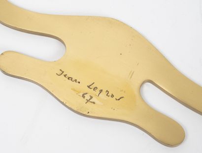 Jean LEGROS (1917-1981) Relief, 1967.
Laiton.
Signé et daté au revers.
10 x 50 cm.
Rayures...