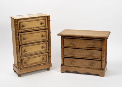null Chest of drawers and chiffonier of doll in pichpin and bamboo.
29 x 34 x 17...