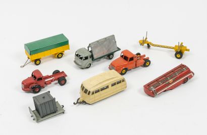 DINKY TOYS, Made in France Lot including:
-Berliet 34B tray with container, missing...