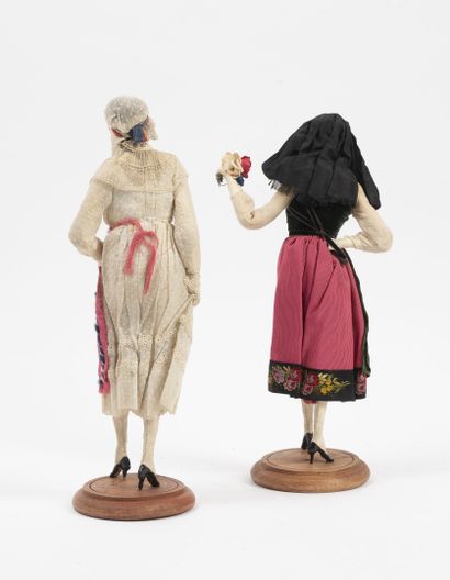 LAFITTE DESIRAT 1918 Deux poupées mannequin en cire :
- Folklorique d'esprit alsacienne...