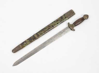 CHINE ou INDOCHINE, fin du XIXème ou début du XXème siècle Small sword.
Brass frame...