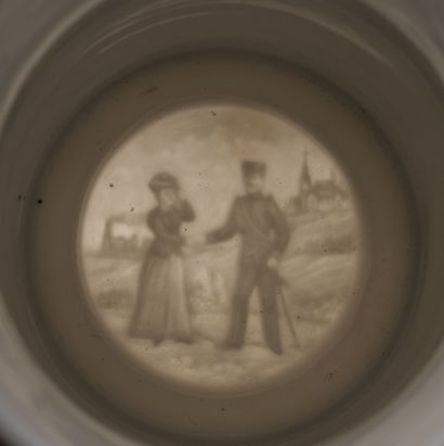 EMPIRE ALLEMAND, début du XXème siècle Three beer mugs of reservist in porcelain...