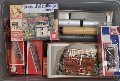 DIVERS Large lot of HO gauge cars and engines, including JOUEF, KIBRI, LIMA, PIKO,...