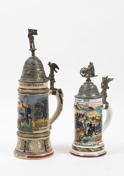 EMPIRE ALLEMAND, début du XXème siècle Two reservist beer mugs with printed polychrome...