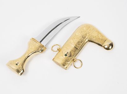 Decorative dagger called Jambaya.
Handle...