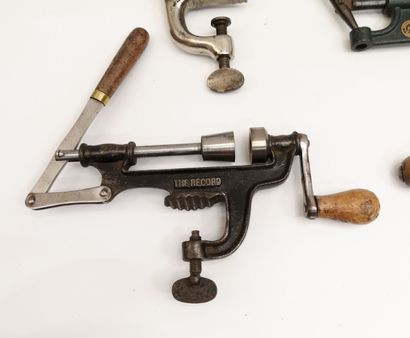 Accessoires pour fabriquer des cartouches : - ManuFrance or Le Standard, two 12 gauge...