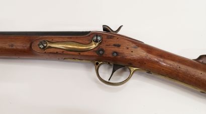 ANGLETERRE Flintlock war rifle, modified with capsule percussion.
Lock marked TOWER...