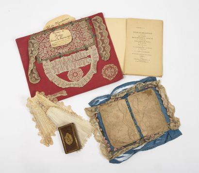 SOUVENIRS HISTORIQUES présumés de l'Ancien Régime Two small boxes stretched fabrics:
*...