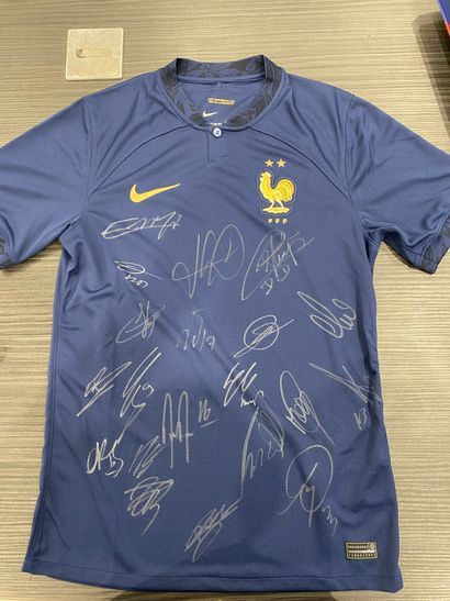 Maillot de l’équipe de France, coupe du monde 2022 signé par tous les joueurs.