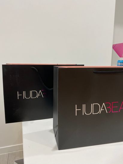 Pack HudaBeauty HudaBeauty cosmetic products pack