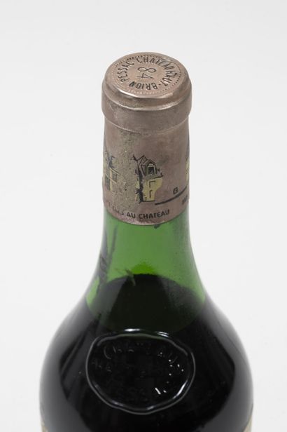 CHÂTEAU HAUT BRION 1 bouteille, 1984.
GCC1 Graves.
Niveau bas.
Frottements, petites...