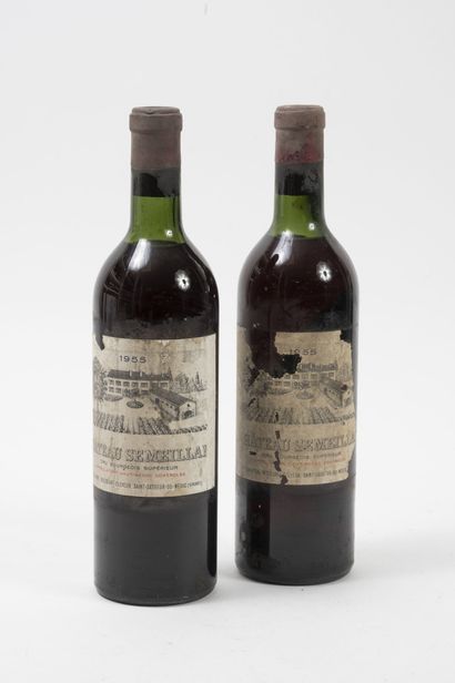 CHÂTEAU SEMEILLAN 2 bouteilles, 1955.
Haut-Médoc.
Niveau haute épaule.
Déchirures,...
