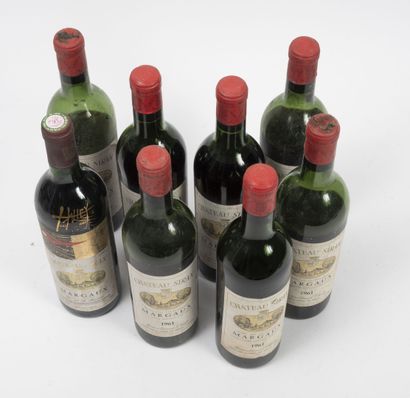 CHÂTEAU SIRAN 7 bouteilles, 1961.
1 bouteille, 1986.
GCC Margaux.
Niveaux vidange,...