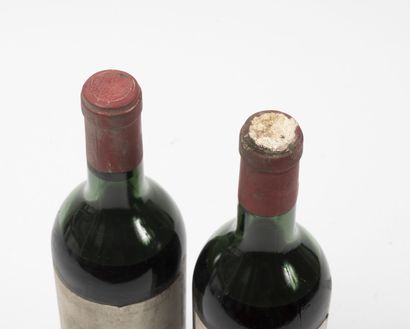 DOMAINE DE LA PASSION HAUT BRION 2 bouteilles, 1967.
Graves.
Niveau basse épaule.
Taches,...