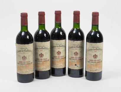CHÂTEAU CANON-LA-GAFFELIERE 5 bouteilles, 1985.
GCC1 (B) Saint-Emilion.
Niveau haute...