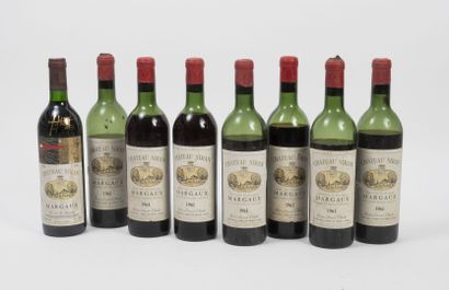 CHÂTEAU SIRAN 7 bouteilles, 1961.
1 bouteille, 1986.
GCC Margaux.
Niveaux vidange,...