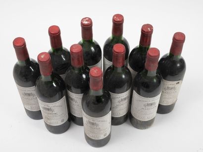 LA RESERVE DU GENERAL 11 bouteilles, 1983.
Margaux.
Niveaux épaule et haute épaule.
Frottements...