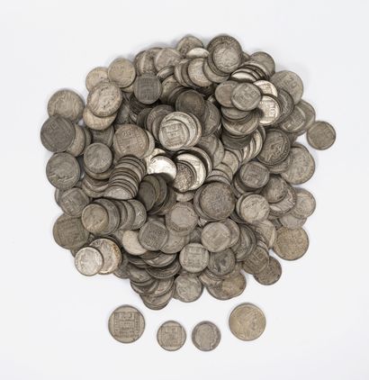 FRANCE Lot de pièces de 10 et 20 francs modèle Turin en argent (680). 
Poids total...