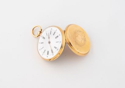 null Pocket watch in yellow gold (750).
Back cover decorated with a cartouche in...