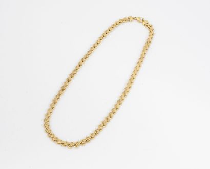Fancy link necklace in yellow gold (750).
Lobster...
