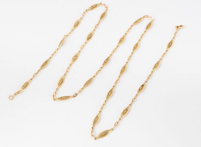 Yellow gold (750) neck chain with oval filigree...