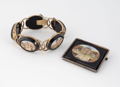 ITALIE, fin du XIXème siècle - Bracelet en argent doré (800) ornée de médaillons...