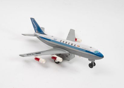 TN JAPON Boeing 707 Jet Plane Sabena.
L. : 35 cm
Petites rayures.
Avec boîte.
Petites...