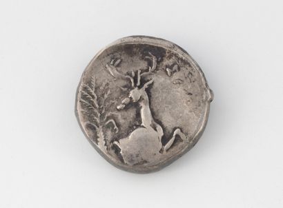 IONIE Éphèse (394-295 av. J.-C.)
Tétradrachme en argent. 15,15 g.
Abeille vue de...