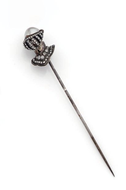 Silver (925) collar pin in the shape of a...