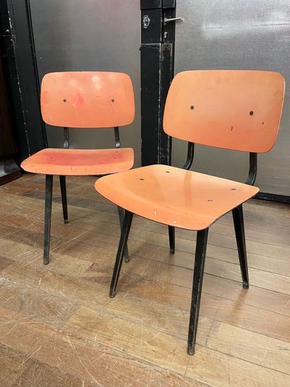 Friso KRAMER (1922-2019) Pair of "Result" chairs.
Lacquered metal frame.
Label on...