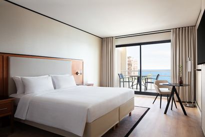 Séjour de 2 nuits pour 2 personnes en chambre Deluxe vue mer, petits-déjeuners inclus au Riviera Mariott Hotel **** la Porte de Monaco au Cap d'Ail