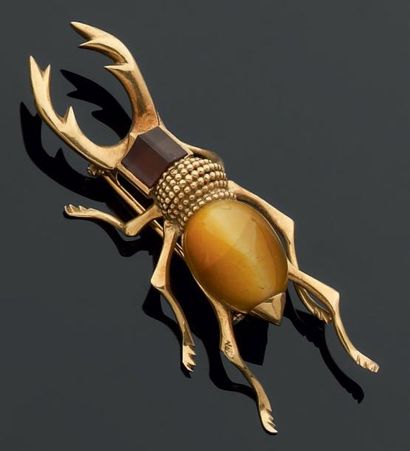 HERMES Paris Clip de revers en or, stylisant un scarabée "Cerf-volant", le corps...