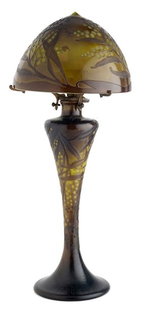 Etablissements GALLE Lampe de table.
Composée d'un pied de forme bilboquet et d'un...