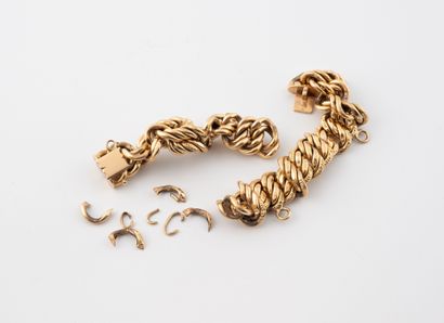 null Débris de bracelet à maille américaine en or jaune (750).
Poids : 31 g.