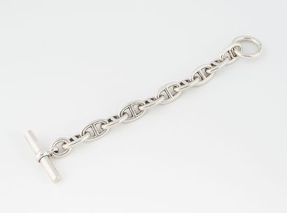 HERMES, Paris Bracelet modèle chaîne d'ancre en argent (800). 
Fermoir bâtonnet.
Signé.
Poids...