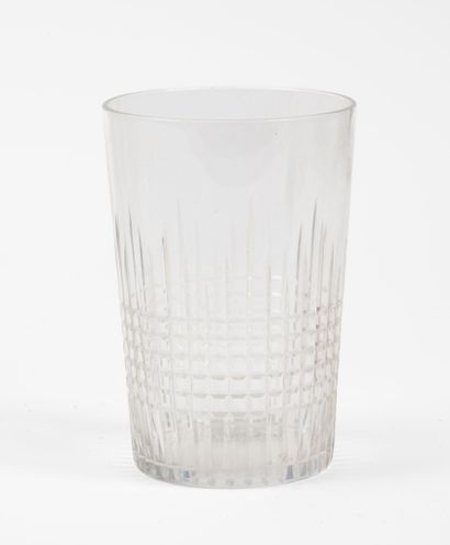 BACCARAT Suite de 6 verres en cristal.
Signés du cachet au revers.
H. : 9,8 cm ou...