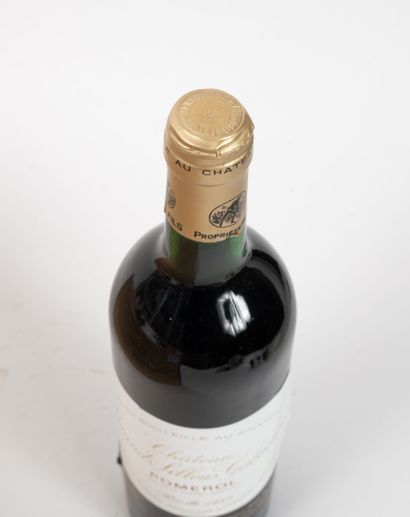 CHÂTEAU GRANDS SILLONS GABACHOT 12 bouteilles, 1989.
Pomerol.
François Janoueix.
Niveaux...