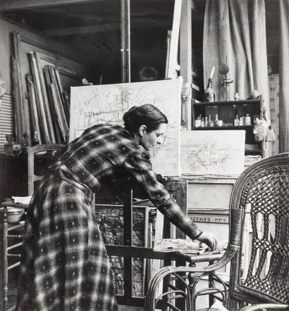 Willy MAYWALD (1907-1985) Maria Helena Vieira Da Silva dans son atelier, 1949.
Épreuve... Gazette Drouot
