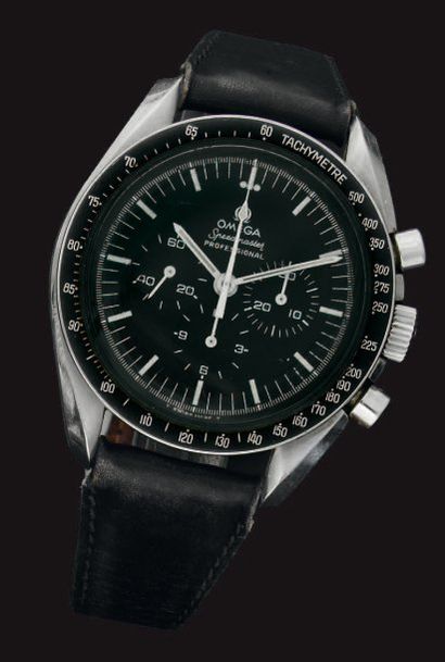 OMEGA «SPEEDMASTER PROFESSIONAL» Montre chronographe en acier, cadran noir 3 compteurs...