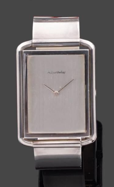 A.BARTHELAY Montre bracelet de forme manchette en argent. Cadran rectangulaire à...