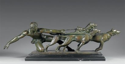 Alexander KELETY (mort en 1940) Athlète et son attelage de chiens. Sculpture en bronze...