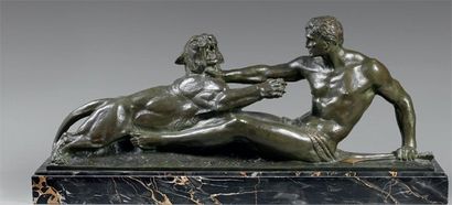 "Jean MAGROU (1869-1945)" "Chasseur de tigre. Epreuve en bronze à patine verte. Hauteur...