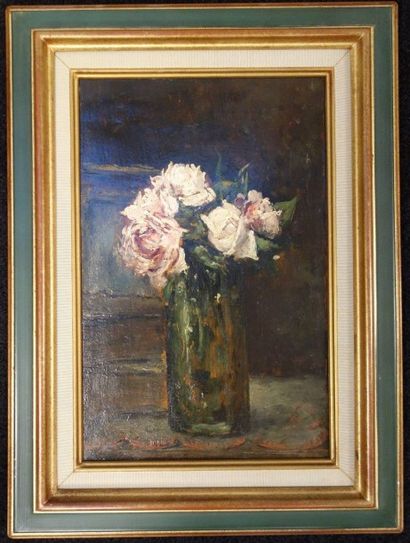 Ecole Française du début XXème siècle Vase fleuri. Huile sur panneau. 39 x 25 cm