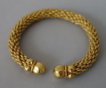 Bracelet en demi-jonc en or jaune (750) à...