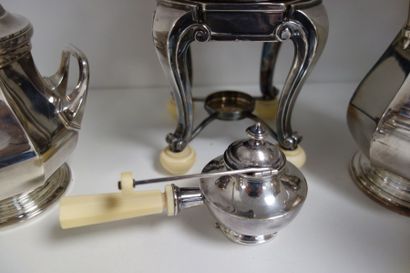 RAVINET DENFERT Service à thé et à café en métal argenté à pans, anses en ivoire,...